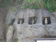 地頭町中世墳墓窟群の画像