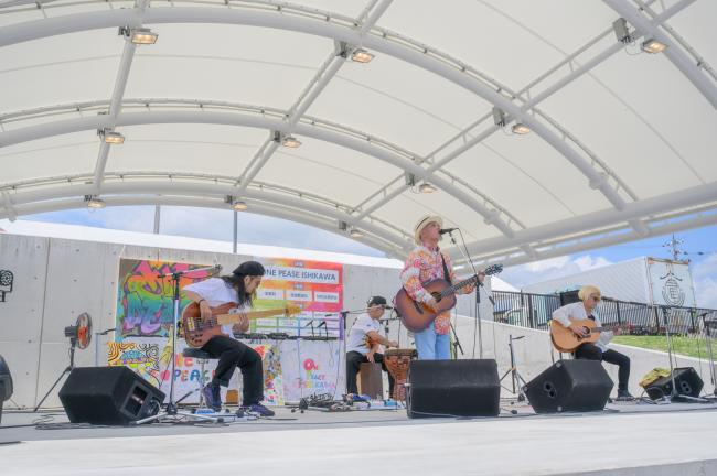 スペシャルライブ！かりゆし58登場！